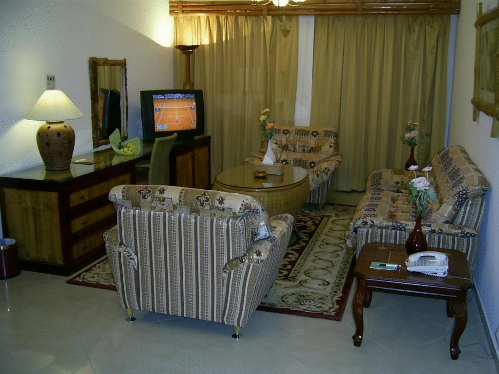 Golden Crown Hotel Apartments Charjah Extérieur photo